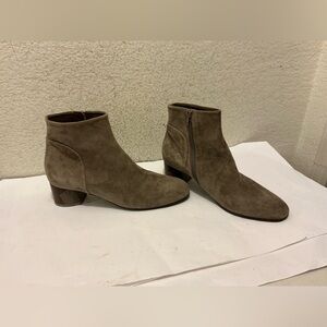 $475 NWOB Coclico Vidal  Suede Leather Boots two tone heels size 38.5 Spain